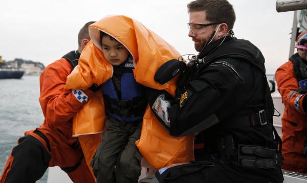 Италиански кораби спасиха над 1500 мигранти за ден