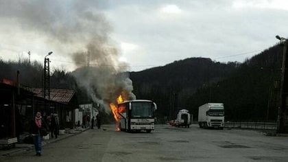 Автобус се запали в тунела