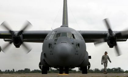 Намериха отломки от изчезналия военен самолет в Мианма