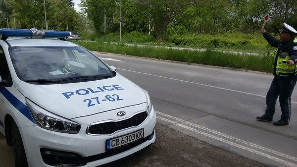 Шумен: Специализирана полицейска операция за използването на обезопасителни системи от водачите и техните спътници се провежда на територията на ОДМВР