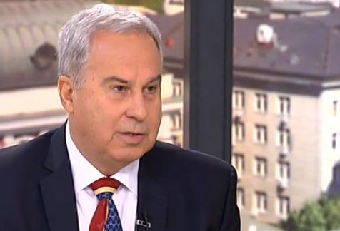 Димитър Тадаръков отново обясни чии интереси защитава Ахмед Доган