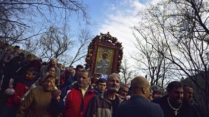 В Бачковския манастир изнасят иконата на Богородица до местността