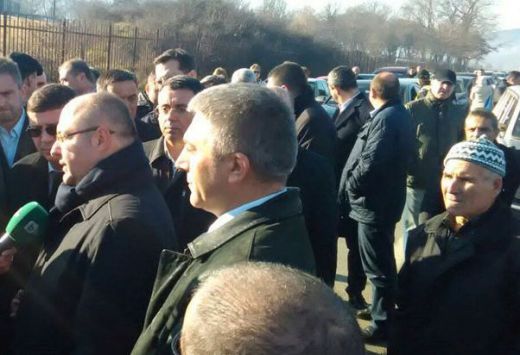 Напрежението се мести от Могиляне в Момчилград