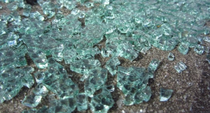 Увредиха задно стъкло на паркиран автомобил в Кубрат