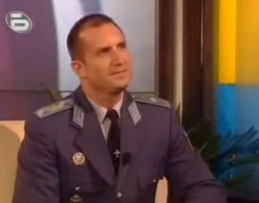 Уникално ВИДЕО от архивите! Слави към генерал Радев: Ти ще станеш политик – рано или късно