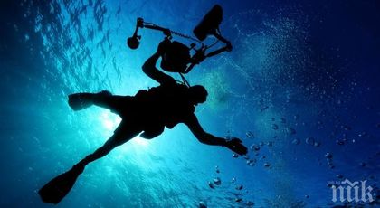 АКЦИЯ КРАЙ СОЗОПОЛ! Водолази изследват морето край разлива на мазут