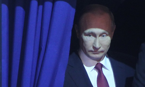 ЕК: Путин подкрепя крайната десница, за да раздели Европа