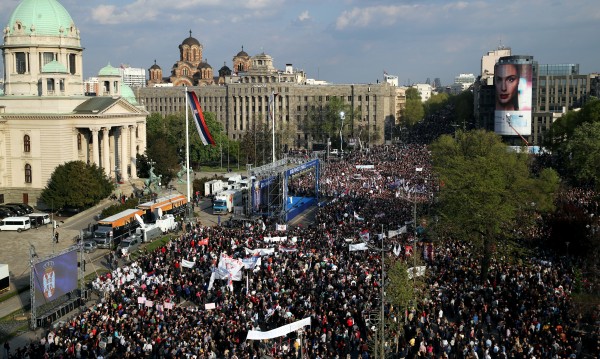 Хиляди на митинг в Белград в подкрепа на Вучич