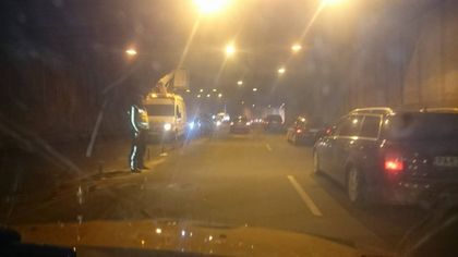 СНИМКИ: Махат висулки убийци от тунела под Пощата, кошмарно задръстване по 