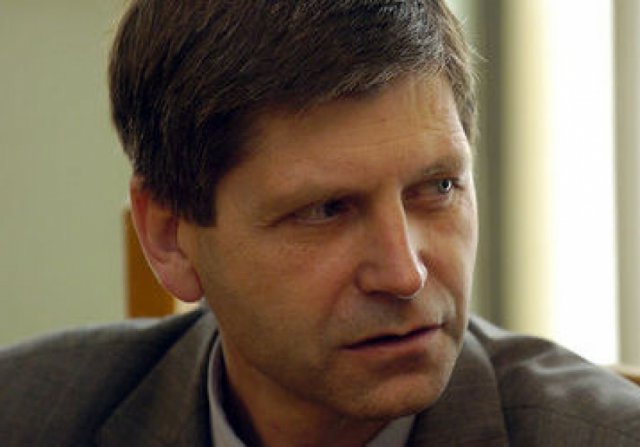 Минаха години: Най-младият премиер Жан Виденов навъртя 57 лазарника