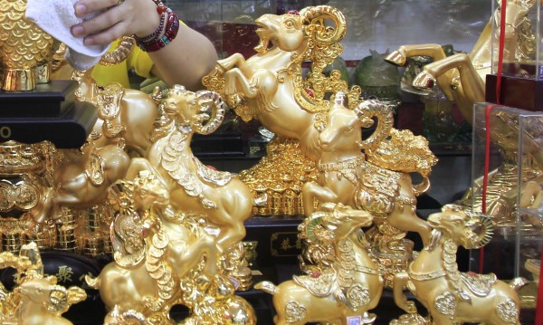 Китайците прахосват милиарди за луксозни стоки