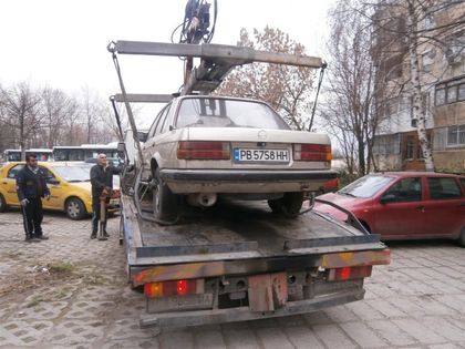 Вдигнаха 3 стари трошки в „Западен“ (ГАЛЕРИЯ)