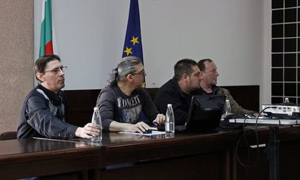 СУПЕР СКАНДАЛ! Кой излъга детското отделение на УМБАЛ Св. Георги в Пловдив за дарение? Същият, който общината субсидира с 8000 лева ли? ВИДЕО и СНИМКИ