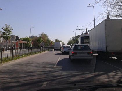 Мерцедес се натресе в Деу до Лаута, трима пострадаха