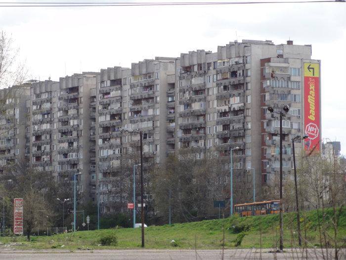 Пловдивчанка скочи от 9-тия етаж на блок в Пловдив, оцеля