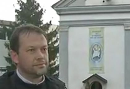 Заплашиха с убийство свещеник, приютил сирийско семейство