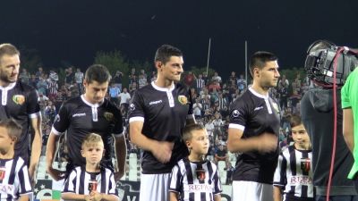 Локо не сведе глава пред шампиона!