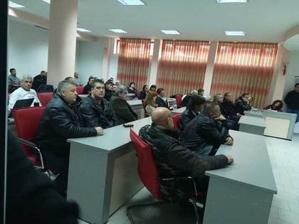 Пловдив: Цигани от Войводиново и жители на селото провеждат среща в Община Марица във връзка със създалото се ново напрежение в населеното място