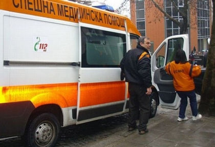 Шофьорка от Смолян блъсна 5-годишно момченце на прав път, счупи му крака
