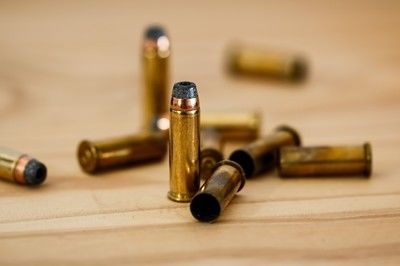 Иззеха незаконно оръжие и боеприпаси от 67-годишен мъж
