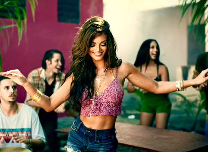 Сензация! Красавицата от Despacito проговори български