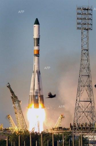 РИА Новости: В САЩ се състоя първото търговско изстрелване на ракетата Falcon Heavy