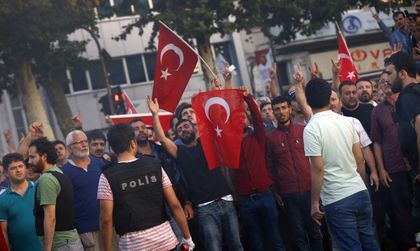 Депутати: Реакцията ни за Турция - навременна