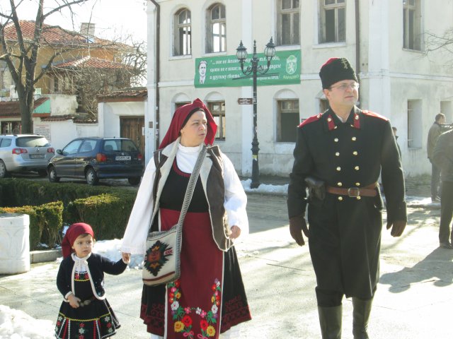 Протестиращите в Карлово: Семейството и държавата да са заедно в опазването на историята