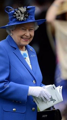 Daily Express: Кралицата призовава за единство, докато безизходицата около Брекзит продължава