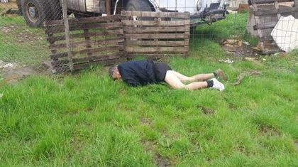 Докъде се докарахме: Девет часа минувачи подминават с безразличие мъж с инсулт в „Люлин”