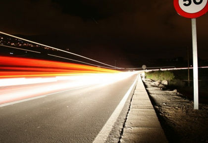 Глупак! Тийнейджър взе шофьорска книжка, а 49 мин. след това му я отнеха