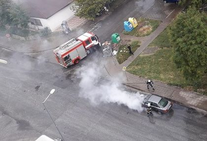 Кола се запали в движение в Тракия СНИМКА