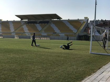 СНИМКИ: Ботев тренира и потегли за София! Белия отсвири юношите, прати ги да играят контрола