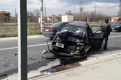 Обходен маршрут заради тежката катастрофа в Труд