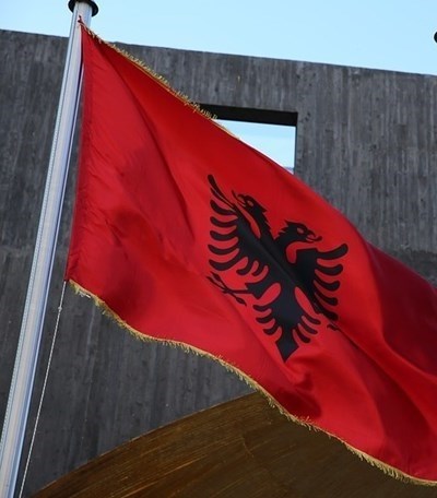 Албания подкрепя диалога между Сърбия и Косово