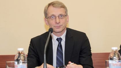 Министър Денков: Насилието в отношенията е напълно неприемливо
