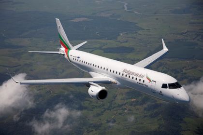 Самолет на „България Еър“ е кацнал аварийно във Виена заради спукано стъкло в пилотската кабина
