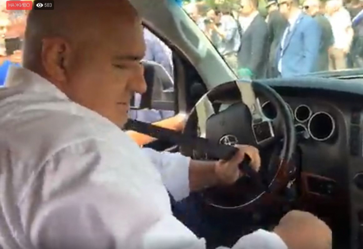 Борисов качи Ципрас на джипа си и отсече: Избиваме се, а после... (Видео)