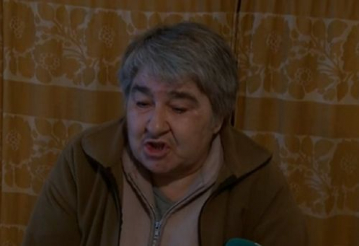 Баба Иванка, пребита от циганин за 35 лева, спи с брадва до главата