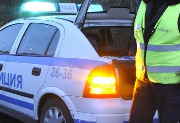 Пак погладени: Съд остави в ареста само двама от циганите, които вилняха срещу полицаи в Казанлък