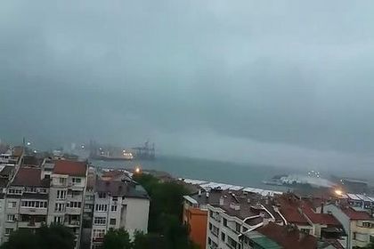 Внимание! Средиземноморски циклон носи лошо време и валежи у нас. Къде има опасност от наводнения?