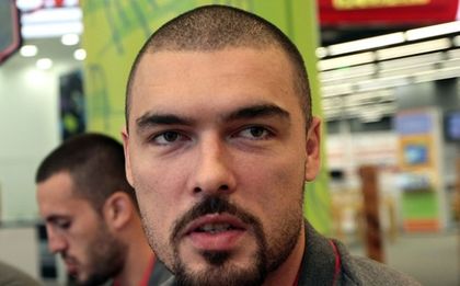 Христо Николов и Стал с успех в Полша, Павел Маринов с поражение в Румъния