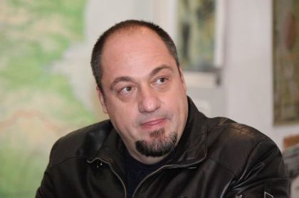 Нападателят на Сидеров води предаване в