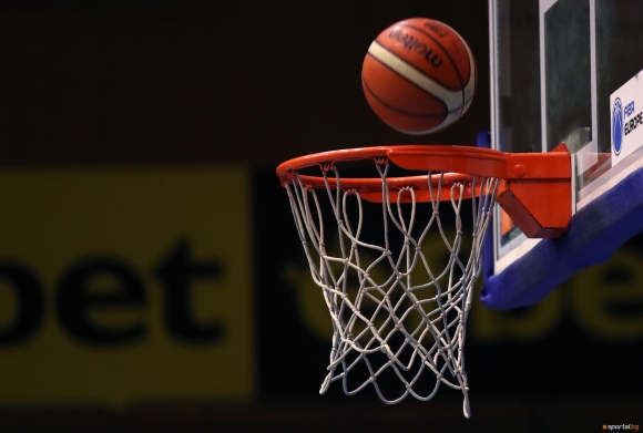 Отбори от десет училища от цяла България участват във финалите на ученическите игри по баскет