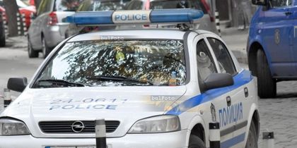 Трима биха жестоко мъж и жена във Вършец, потрошиха им дома и колата