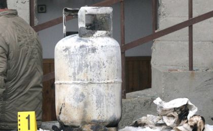 Извънредно! Газова бутилка гръмна в апартамент в жк „Братя Миладинови“, съобщава се за ранен