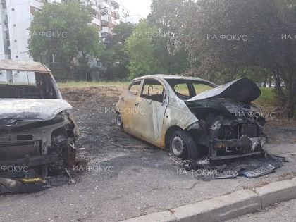 Силистра: Лек автомобил е изгорял в Тутракан, засегната е и паркирана в съседство кола