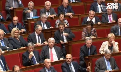 Гласуват вота на недоверие към френското правителство