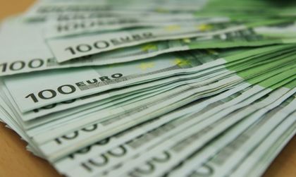 В Гърция разрешиха теглене на €840 евро от банките