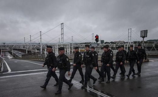 Британски депутат набеди френските гранични власти, че "заговорничат" с трафикантите на хора